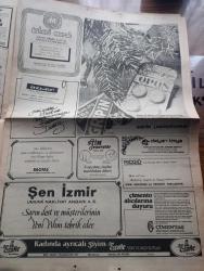 Hürriyet Gazetesi - Turkish Newspaper - 31 Aralık 1981 - Kenan Evren demokrasiye dönüş takviminde bir yaprak daha açtı seçim 83 sonbaharında - Kenan Evren neler dedi - Atatürk filminin çekimleri tamamlandı Atatürk rolünü Fransız Andre Mussche oynuyor Fotoğrafı - 2 Türk Tedhişçi bir ermeni ile beraber İngiltere'de yakalandı - Zenci basketçiler yılbaşı için Amerika'dan sevgililerini getirtti Fotoğrafı - Turgut Özal eşi Semra Özal ile İstanbul'da dinleniyor İstanbul'da dinleniyor Fotoğrafı - yılbaşı gecesi 9 saat ekran başındayız - 1981 Zeki Müren ile biterken yeni yıl Nesrin Topkapı ile başlayacak Fotoğrafı - Olaylar ve insanlar yazan Hasan Pulur - yeni yıl tebrik mesajları - ÇBS yeni yılınızı kutlar - Türk Pirelli yeni yılınızı kutlar - Banker Kastelli - Turgut Özal ile müzik şiir yemek biraz da ekonomi üzerine sohbet - Fenerbahçe'de Trabzonspor'da yeneceğiz diyor - Salih Bora yüzümüzü güldürdü - 41,5 milyon harcayıp 125 madalya kazandık - halterde rekor makinesi Rıza Nazlıgül Fotoğrafı