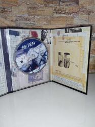 Seven Dvd Se7en Special Edition. Orijinal. 2 disk. Türkçe dublaj ve altyazı seçenekli.  Diskler 10 üzerinden 9 - 9.5 Sorunsuz çalışıyor. Koleksiyonluk