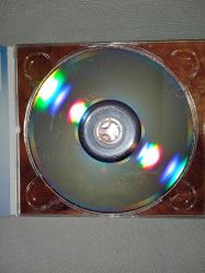 CD Demet Akalın Ateş albümü. Orijinal. Dinlemeyi etkilemeyen çizikler var sorunsuz çalışıyor