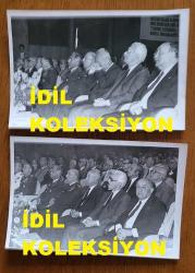 TÜRKİYE CUMHURİYETİ ESKİ BAŞBAKANI ve DENİZ KUVVETLERİ KOMUTANI ORAMİRAL SAİM BÜLENT ULUSU'NUN ORİJİNAL 2'Lİ FOTOĞRAF SETİ - 16,5 x 11 cm EBADINDA - BÜLENT ULUSU, İBNİ SİNA SEMPOZYUMUNDA GENERALLER ve DİĞER BAKANLARLA BİRLİKTE OTURURKEN ÇEKİLMİŞ 2 FARKLI KARE. 1983