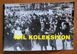 ADNAN MENDERES'İN OĞLU YÜKSEL MENDERES'İN CENAZE TÖRENİNİN ORİJİNAL AJANS-BASIN FOTOĞRAFI - 18 x 12 cm EBADINDA -1972