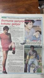 CUMHURİYET SPOR HAFTALIK PARASIZ DERGİSİ - 12 MAYIS 1987 SAYI: 38 - ABDÜLKADİR YÜCELMAN – NADİR NADİ – HASAN CEMAL – EMİNE UŞAKLIGİL – OKAY GÖNENSİN – TANER KUTLAY – ZELİHA MİDİLLİ – VEDAT DANACI – ALİ ŞEN – SEMİH BAYULKEN – CEVHER ÖZDEN – TAHŞİN KAYA – GÜRCAN BİLGİÇ – REŞAT ÖKTEM – İLYAS – PAPRICA – ATİLLA KESKİN – HÜSREV KARAGÖZ – MEHMET ALİ GÜR – ÇİĞDEM YEYGÜN – HASAN ALİ ÜZER - TRİBÜNÜ MESKEN TUTANLAR: TEHLİKELİ AZINLIK FANATİKLER – ALİ ŞEN BAŞKAN, FENERBAHÇE ŞAMPİYON (RÖPORTAJ) – ÇERÇEVE / ADAM ADAM / OBJEKTİF GÖZLE – ŞAMPİYON ADAYLARININ MAÇLARINDAN – GÜLENLER (GALATASARAYLI İLYAS) – AĞLAYANLAR (BEŞİKTAŞLI PAPRICA) – AT YARIŞLARI (REŞAT ÖKTEM) – BAYAN SPORCULAR VE FEMİNİZM – NBA’DAN BASKETBOL – OKURLARDAN: İLGİNÇ KONULARA DETAY (ATİLLA KESKİN), ATLARA İLGİ (HÜSREV KARAGÖZ), ANKARAGÜCÜLÜ DURMUŞ’A AÇIK MEKTUP (MEHMET ALİ GÜR), DİĞER SPOR DALLARINA İLGİ (ÇİĞDEM YEYGÜN), DOPİNG HEP GİZLİ Mİ KALACAK? (HASAN ALİ ÜZER) - 16 SAYFA