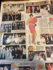 HAFTA SONU DERGİ - GAZETESİ EKSTRA EKİ DOĞUM GÜNÜ HEDİYESİ (TURKİSH -MAGAZINE - NEWSPAPER) - TAM TAKIM 8 SAYFADIR - 17 HAZİRAN 1988 - Sayı:25 -Türkan Şoray-Turan Çevik-Nazan Şoray-Sedef Bozok-Perihan Savaş-Yılmaz Zafer-Yamaha Reklamı-Perran Kutman-Samime Sanay-Hülya Süer-Tarık Akan-Kadir İnanır-Yaşar Şerbetçi-Mazhar-Fuat-Özkan-Şarkıcı Tülay-Vahdet Vural kaset reklamı-Wolfgang Furniss-Yasemin evcim-Filiz Akın-Rıza Silahlı Poda-Yaşar Alptekin-Bedrettin Dalan-Aldo Baldini-Zeyno erkman-Tanyeri erkman-Gezin Mavituncalılar-Kenan Evren’den mutlu evliliğin sırrı-Çağla Sakarya-Berrin Bacıoğlu-Yelda Kibar-Gülay Aktaş-Özcan Tokuş