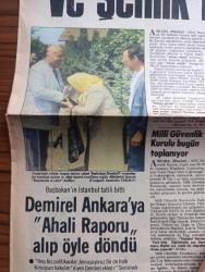 Hürriyet Gazetesi - Turkish Newspaper - 17 Ağustos 1980 - erken seçim gündeme geldi liderler ard arda konuşmaya başladı - Başbakan Süleyman Demirel'in İstanbul tatili bitti Fotoğrafı - anarşi Dün 9 can aldı - direnişçi gardiyanlar Adana'dan sürüldü - uzun Bayram tatilinden dönüş telaşı başladı Fotoğrafı - Alparslan Türkeş anarşi temel hükümeti zamanında tam 4 misli arttı - Polonya grevleri izlemeye giden gazetecileri sınır dışı etti - Bülent Ersoy'un otomobille çarpan Tomris Ünal Fotoğrafı - İran Devlet Başkanı Beni Sadr'ın helikopteri Irak sınırında düştü - Bülent Ecevit sağ terörü açıkça Adalet Partisi iktidarı koruyor - ipler kimin elinde yazan ve çizen Cemal Dündar - Hırsız yazan ve çizen Faruk Geç - DYO boya - sıkılmadan izlenecek bir film Ömer Hayyam 10.25 de televizyonda - saraydan sürgüne  Şah'ın fotoromanı - sevmek zamanı filmi başrollerde Müşfik Kenter Sema Özcan 18.20 de televizyonda - Fatoş karikatür - Güngörmüşler karikatür - Billy Carter Libya'dan aldığı parayı veriyor