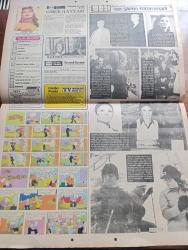 Hürriyet Gazetesi - Turkish Newspaper - 17 Ağustos 1980 - erken seçim gündeme geldi liderler ard arda konuşmaya başladı - Başbakan Süleyman Demirel'in İstanbul tatili bitti Fotoğrafı - anarşi Dün 9 can aldı - direnişçi gardiyanlar Adana'dan sürüldü - uzun Bayram tatilinden dönüş telaşı başladı Fotoğrafı - Alparslan Türkeş anarşi temel hükümeti zamanında tam 4 misli arttı - Polonya grevleri izlemeye giden gazetecileri sınır dışı etti - Bülent Ersoy'un otomobille çarpan Tomris Ünal Fotoğrafı - İran Devlet Başkanı Beni Sadr'ın helikopteri Irak sınırında düştü - Bülent Ecevit sağ terörü açıkça Adalet Partisi iktidarı koruyor - ipler kimin elinde yazan ve çizen Cemal Dündar - Hırsız yazan ve çizen Faruk Geç - DYO boya - sıkılmadan izlenecek bir film Ömer Hayyam 10.25 de televizyonda - saraydan sürgüne  Şah'ın fotoromanı - sevmek zamanı filmi başrollerde Müşfik Kenter Sema Özcan 18.20 de televizyonda - Fatoş karikatür - Güngörmüşler karikatür - Billy Carter Libya'dan aldığı parayı veriyor