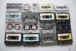 71 ADET YERLİ YABANCI KARISIK ORJİNAL KAPSIZ KASET LOTU HEPSİDE GÖNDERILECEKTIR (ÇİFT RAF