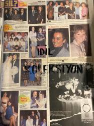 HAFTA SONU DERGİ - GAZETESİ EKSTRA EKİ DOĞUM GÜNÜ HEDİYESİ (TURKİSH -MAGAZINE - NEWSPAPER) - TAM TAKIM 8 SAYFADIR - 7 EKİM 1988 - Sayı:41 - Uğur Böcekleri-Zeki ve Yalçın-Ali Atakul-Leyla Toprak-Semra Alpay-Bülent Pelit-Serpil Alkan-Ajda Pekkan-Ali İpekçi-Nilgün Gerçel-Ahmet Yığın-Reha Çebi-Somer Özkök-Trudi Özkök-Selmin ergün-Faruk Ergin-Ayşe Azizoğlu-Ali İpekçi-Vasfiye İpekçi-Derya Demil-Haydar Demil-Nilüfer Fırat-Nasir Yelkenci-Sevgi Turan-Öner Tüzün-Ateş Fırat-Sibel Yelkenci-Çiğdem Feza Fırat-Bilgin Özsun-Çiğdem Kaymak-Bülent Ersoy-Ercüment Batanay-Güngör Hoşses-Fikret Hakan-Muammer Özer-Uzaylı Zekiye-Behlül Dal-Seden Kızıltunç-Yusuf Atala-Münir Özkul-Doğu Erkan-İhsan Yüce-Güler Işık kaset reklamı-Atilla Özdemiroğlu-Küçük Emrah Albüm-Timur Selçuk-Ezginin günlüğü-Özdemir erdoğan-Chat Baker-İbrahim Tatlıses-Mustafa Sağyaşar-Gül Erda-İbrahim Tatlıses-Osman Yağmurdereli-Metin Milli-Müşerref Akay-Belkıs Akkale-Bahar Öztan-Hakan Kalkavan