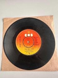 CİCİ KIZLAR - UÇTU UÇTU, SEV SEV SEV 45 LİK PLAK KONDİSYON 8