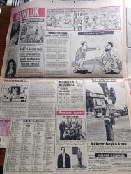 Gün Gazetesi - Turkish Newspaper - 4 Mayıs 1972 - Boğaziçi uçağı Sofya'ya  kaçırıldı - uçakta İsmet İnönü'nün oğlu Ömer İnönü'de var Fotoğrafı - Ankara İstanbul seferini yaparken kaçırılan DC 9 Boğaziçi uçağı bir uçuştan evvel Fotoğrafı - kaçırılan hosteslerden Nedret Uz Fotoğrafı - uçağı kaçıranlar Deniz Gezmiş ve arkadaşları için tashihi karar talebinde bulundu - Türk lokumu kadıköylü Sabiha Sevan Amerikalı aktör Henry Fonda'yı baştan çıkardı Fotoğrafı - herkes küçük Ülkü'yü yaşatmak için seferber oldu Fotoğraf - yarı şaka yarı ciddi karikatür - hafiyesi Mahmut çizen Oğuz Aral - meşhurların parmağından çıkarmadığı yüzükler - Seher Şeniz Fotoğrafı - TRT'de bugünün programı - Şantöz Mine Sun iççamaşırı giymekten çok sıkılıyormuş - Manisalı erkeklerin gözleri bayram etti fotoğraf - Ömür Pınar 3 sene çalışıp saman çöpünden tablolar yaptı - Hacı Leylek her yıl aynı yuvaya konuyor Fotoğrafı - İzmirli Selma Taşbebek nargile tiryakisi oldu Fotoğraf - Türkiye'yi bırakamayan şantöz Kohava