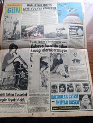 Gün Gazetesi - Turkish Newspaper - 4 Mayıs 1972 - Boğaziçi uçağı Sofya'ya  kaçırıldı - uçakta İsmet İnönü'nün oğlu Ömer İnönü'de var Fotoğrafı - Ankara İstanbul seferini yaparken kaçırılan DC 9 Boğaziçi uçağı bir uçuştan evvel Fotoğrafı - kaçırılan hosteslerden Nedret Uz Fotoğrafı - uçağı kaçıranlar Deniz Gezmiş ve arkadaşları için tashihi karar talebinde bulundu - Türk lokumu kadıköylü Sabiha Sevan Amerikalı aktör Henry Fonda'yı baştan çıkardı Fotoğrafı - herkes küçük Ülkü'yü yaşatmak için seferber oldu Fotoğraf - yarı şaka yarı ciddi karikatür - hafiyesi Mahmut çizen Oğuz Aral - meşhurların parmağından çıkarmadığı yüzükler - Seher Şeniz Fotoğrafı - TRT'de bugünün programı - Şantöz Mine Sun iççamaşırı giymekten çok sıkılıyormuş - Manisalı erkeklerin gözleri bayram etti fotoğraf - Ömür Pınar 3 sene çalışıp saman çöpünden tablolar yaptı - Hacı Leylek her yıl aynı yuvaya konuyor Fotoğrafı - İzmirli Selma Taşbebek nargile tiryakisi oldu Fotoğraf - Türkiye'yi bırakamayan şantöz Kohava