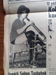 Gün Gazetesi - Turkish Newspaper - 4 Mayıs 1972 - Boğaziçi uçağı Sofya'ya  kaçırıldı - uçakta İsmet İnönü'nün oğlu Ömer İnönü'de var Fotoğrafı - Ankara İstanbul seferini yaparken kaçırılan DC 9 Boğaziçi uçağı bir uçuştan evvel Fotoğrafı - kaçırılan hosteslerden Nedret Uz Fotoğrafı - uçağı kaçıranlar Deniz Gezmiş ve arkadaşları için tashihi karar talebinde bulundu - Türk lokumu kadıköylü Sabiha Sevan Amerikalı aktör Henry Fonda'yı baştan çıkardı Fotoğrafı - herkes küçük Ülkü'yü yaşatmak için seferber oldu Fotoğraf - yarı şaka yarı ciddi karikatür - hafiyesi Mahmut çizen Oğuz Aral - meşhurların parmağından çıkarmadığı yüzükler - Seher Şeniz Fotoğrafı - TRT'de bugünün programı - Şantöz Mine Sun iççamaşırı giymekten çok sıkılıyormuş - Manisalı erkeklerin gözleri bayram etti fotoğraf - Ömür Pınar 3 sene çalışıp saman çöpünden tablolar yaptı - Hacı Leylek her yıl aynı yuvaya konuyor Fotoğrafı - İzmirli Selma Taşbebek nargile tiryakisi oldu Fotoğraf - Türkiye'yi bırakamayan şantöz Kohava