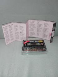 Kaset Ahmet Kaya başım belada albümü. Orijinal 1991 dönem Kağıt Baskı. Temiz,  sorunsuz çalışıyor koleksiyonluk