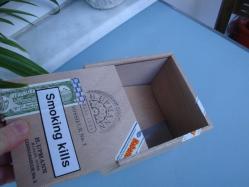 H. UPMANN - HABANA / CUBA - SÜRGÜLÜ KAPAKLI ( DERİN ) AHŞAP PURO KUTUSU - Made CUBA