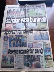 Türkiye Gazetesi - Turkish Newspaper - 18 Nisan 1993 - milletçe başımız sağ olsun Turgut Özal'ı kaybettik Fotoğrafı - Turgut Özal son yolculuğundan dönerken üzgündü bitkindi yorgundu Fotoğrafı - Turgut Özal İstanbul'da toprağa verilecek - Turgut Özal için bütün camilerde hatim okunuyor - son nefesini verirken Semra Özal yanındaydı - Turgut Özal Nakşibendi Hz.nin türbesinde Fotoğrafı - ardından yazmak yazan Tarık Buğra - Başbakan Süleyman Demirel şok oldu Fotoğraf - çocukları Zeynep ve eşi İle Efe Özal hemen hastaneye koştular Fotoğraf - İçişleri Bakanı İsmet Sezgin eylemlere katılmayan PKK'lılar affedilecek - TRT'de Turgut Özal belgeseli - İş dünyası Turgut Özal'a ağlıyor Fotoğrafı - Nejat Eczacıbaşı - Vehbi Koç - Halis Komili - sırpların cani komutanı askerlerine bütün müslümanları öldürün emri verdi Fotoğrafı - menkıbeler yazan Abdüllatif Uyan - yeni cumhurbaşkanı 40 gün içinde seçilecek - Zeytinburnuspor'a süper ikramiye - Kocaelispor başkanı Sefa Sirmen gazetemize konuştu - Kalli