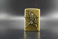 GOLD METAL BENZİNLİ KABARTMALI ÇAKMAK SIFIR SIFIR  BÖYLESİ COK ZOR GELİR BAKMAYAN PİŞMAN OLUR KOLLEKSİYON SERİ (YENİ RAF--6