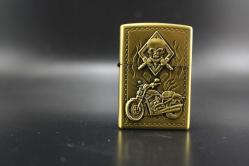 GOLD METAL BENZİNLİ KABARTMALI ÇAKMAK SIFIR SIFIR  BÖYLESİ COK ZOR GELİR BAKMAYAN PİŞMAN OLUR KOLLEKSİYON SERİ (YENİ RAF--12