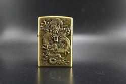 GOLD METAL BENZİNLİ KABARTMALI ÇAKMAK SIFIR SIFIR  BÖYLESİ COK ZOR GELİR BAKMAYAN PİŞMAN OLUR KOLLEKSİYON SERİ (YENİ RAF--13