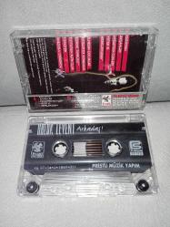 Kaset Haluk Levent arkadaş albümü. orijinal sorunsuz çalışıyor koleksiyonluk