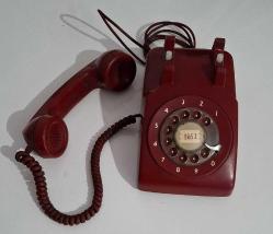 DÖNEM ÜRÜNÜ ÇALIŞIR VAZİYETTE NADİR RENKTE  ÇEVİRMELİ TELEFON