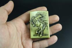 GOLD METAL BENZİNLİ KABARTMALI ÇAKMAK SIFIR SIFIR  BÖYLESİ COK ZOR GELİR BAKMAYAN PİŞMAN OLUR KOLLEKSİYON SERİ (YENİ RAF--32