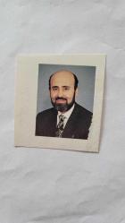 TÜRKİYE CUMHURİYETİ 11. CUMHURBAŞKANI ABDULLAH GÜL'ÜN DERGİDEN KESİLME MİNİ BOY FOTOĞRAFI - 4 x 3 cm EBADINDA -