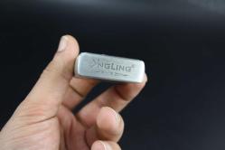 SİLVER  METAL BENZİNLİ KABARTMALI ÇAKMAK SIFIR SIFIR  BÖYLESİ COK ZOR GELİR BAKMAYAN PİŞMAN OLUR KOLLEKSİYON SERİ (YENİ RAF--42