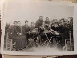 KRT79---- SUBAY VE ASKERİ ÖĞRENCİLER ÜZÜM BAĞI HATIRA FOTOĞRAFI