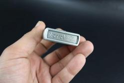 SİLVER  METAL BENZİNLİ KABARTMALI ÇAKMAK SIFIR SIFIR  BÖYLESİ COK ZOR GELİR BAKMAYAN PİŞMAN OLUR KOLLEKSİYON SERİ (YENİ RAF--66