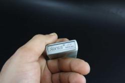 SİLVER  METAL BENZİNLİ KABARTMALI ÇAKMAK SIFIR SIFIR  BÖYLESİ COK ZOR GELİR BAKMAYAN PİŞMAN OLUR KOLLEKSİYON SERİ (YENİ RAF--69