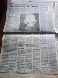 Güneş Gazetesi - Turkish Newspaper - 27 Ekim 1990 - üniversiteliler türban şaşkını - benzine zam 40 doları bekliyor - İstanbul Su ve kanalizasyon idaresi Genel Müdürü Ergun Göknel Terkos gölü'nde Fotoğrafı - Necmettin Erbakan Gorbaçov'a brifing verecek - işkencenin adı AIDS oldu - YÖK Başkanı İhsan Doğramacı'ya tazminat davası - Kadirli'de dağ başında Hitit müzesi Fotoğrafı - Laik Türkiye yürüyüşüne islamcılar da katılıyor - PKK bakkal öldürdü - azınlık olmak Balkanlar ve Kıbrıs yazan Cengiz Çandar - Benazir Butto için şimdi de yerel seçim sınavı - Oruç Auroba Tümceler adlı ilk kitabında dilin olanaklarını araştırıyor Fotoğrafı - satrançta Kasparov beraberlik istedi - Ankara Devlet tiyatrosundan yeni oyun pervaneler - Füsun Önal kimse kitabımdan korkmasın Fotoğrafı - Adnan Kahveci ile ANAP'lı komisyon üyeleri KDV kavgasına tutuştu - Fruko Tamek'te grev - Galleria'da tiyatro günleri - Fenerbahçe basketbolda Beslen'i ezdi geçti - Trabzonspor'da hedef 666. gol - milli takım 68 yaşında