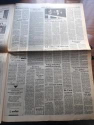 Güneş Gazetesi - Turkish Newspaper - 22 Nisan 1989 - Turgut Özal cumhurbaşkanlığı'na adaylığı konusuna açıklık getirdi ben paratonerim - Süleyman Demirel işçi direnişini destekledi - İstanbul büyükşehir Belediye Başkanı Nurettin Sözen UYUM'da usulsüzlük var 18 villa yıkılacak Fotoğrafı - sahne yasağının kalkmasından sonra gazinolarda boy gösteren Bülent Ersoy vergi şampiyonu oldu fotoğraf - Selahattin Beyazıt vergi milyarderi - Türk Nazi çatışması - Sakıp Sabancı ameliyat olacak - ilk Türk uydusu 92'de atılacak - Göremenin Refah Partili Belediye Başkanı Cavit Kardeş turistlere savaş açacak Fotoğrafı - kültür bakanı Namık Zeybek - Beşiktaş'ın efsane adamı Hakkı Kaptan yazan Güven Taner - Devlet bakanı Saffet Sert Etibank tayinlerine el attı - Sağın alternatifi sağ mı yazar İsmail Cem - Küçük Ceylan Küçük Emrah'a vergilerde fark attı Fotoğrafı - Fuzuli ve Leyla Ve Mecnun'u - TBKP yöneticileri Haydar Kutlu ve Nihat Sargın davasında olay - Mehmet Keçeciler ile Necmettin Erbakan kucaklaştı