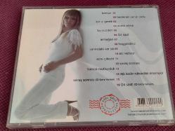 Hande Yener - Aşk Kadın Ruhundan Anlamıyor