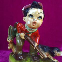 ANTİKA AVRUPA AVCI ÇOCUK EL BOYAMA ALÇI BİBLO