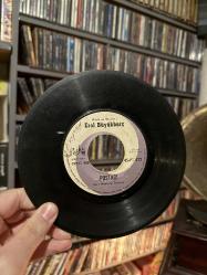 Erol Büyükburç / Postacı (A) - 1. Altın Tata Üzüm Var 2. Aşkımızın Şarkısı (B)