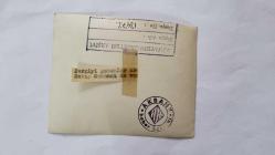 SAKIP SABANCI'NIN ORİJİNAL FOTOĞRAFI - 12 x 9,5 cm EBADINDA - SAKIP SABANCI, BİR SERGİDE TOPLUCA HATIRA POZU VERİRKEN ÇEKİLMİŞ BİR KARE