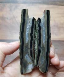 Antika - Doğal Siyah ve Gri Şeritli Akik Taşı | Topraklama ve Dengeleme Şifa Taşı | Eşsiz Sunak Dekoru - Ağırlık: 77g - Benzersiz Koleksiyonluk Nadir Parça - kitantik - kitaLog