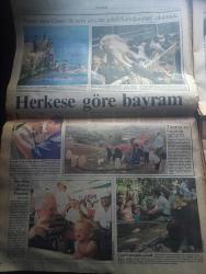 Güneş Gazetesi - Turkish Newspaper - 7 Temmuz 1990 - 447'si Türk toplam 1426 acının tünelde öldüğü mekke'den Oktay Özeskici bildiriyor - Devlet bakanı Cemil Çiçek Suudi yetkililerden kimlik belirleme çalışmalarına hız verilmesini istedi - kimliği belirleyen ölü ve kayıp Türk hacıları - arnavutluk'ta özgürlük isyanı - Başbakan Yıldırım Akbulut ve Yunanistan Başbakanı Konstantin Mitsotakis Londra'da 1,5 saat görüştü fotoğraf - Kızılordu sert çıktı - Kurban bayramında parası olan güneyde stres attı dar gelirli kabuğundan çıkamadı fotoğraf - kolektif tükenişe doğru yazan İsmail Cem - Lenin'in partisi nereye gidiyor yazan Cengiz Çandar - soğuk Savaş tarihe gömüldü - Boris Yeltsin kongreye savaş açtı - Sinemanın büyük ustalarından John Huston toplu gösterisinin ilk filmi affedilmeyenler - Dünya Kupası özel müzik programı - Ediz Hun kadın ve erkeğin eşitliğine yürekten inanırım fotoğraf - hapishane mektuplarım yazan Füsun Erbulak - reklamcılar Derneği Başkanı Ersin Salman - Wimbledon