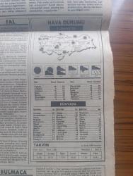 Güneş Gazetesi - Turkish Newspaper - 22 Ekim 1990 - şairlerden birleşme çağrısı - Can Yücel şairler Cumhuriyeti'nin kurulmasında öncülük edenlerin başında geliyor fotoğraf - Orta çağda şairler- Mis sokakta açılacak olan ve Ocak ayında yitirdiğimiz şair Cemal Süreyya'nın adı verilen şiir bayii - yeni çıkan kitaplar - Sudaki Anka yazan Tuğrul Tanyol - ölümsüzlük yazan Milan Kundera - Türkiye'de toplum ve siyaset yazan Şerif Mardin - belgelerle Opera ve Balemiz yazan Jak Deleon - sosyal yayınlarda imza ve söyleşi günleri - bu hafta ne okudular - Alev Sezer bugünlerde Richard Bach'ın Bir ve Bekir Yıldız'ın darbe adlı kitaplarını okuyor - Brunello İle Somezi konser salonunda - Cemal Reşit Rey - darbelerin ekonomisi kitabı yazan Mehmet Altan - yüreğimin Orta yeri sinema yazan Atilla Dorsay - Cam Fanusun altında yazan Ananis Nin - Başbakan Yıldırım Akbulut terörün islamisi olmaz - bölge bakanlar havaya girdi - İstanbul büyükşehir Belediye Başkanı Nurettin Sözen bombayı patlattı