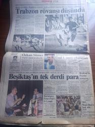 Güneş Gazetesi - Turkish Newspaper - 23 Ağustos 1990 - Turgut Özal Savaş ihtimali uzak değil dedi - Milli Savunma Bakanı Safa Giray körfez'e asker göndermemiz mümkün - sığınaklar kapıcı dairesi oldu - Senatör Robert Byrd Turgut Özal'a Bush'tan mesaj getirdi - ünlü organizatör Hayri Küçük otomobilinde eroinle yakalandı -  olayı adı karışan ilk isim Küçük Emrah oldu - TÜSİAD Başkanı Cem Boyner için takipsizlik - İyon uygarlığı dozer altında - Doğu Perinçek DGM'de yargılandı - Semra Özal Zile'de söz verdi il olmak hakkınız - Süleyman Demirel sordu Bülent Ecevit'in meclis dışında kalması yazık değil mi - Gaz Maskesi üretimi tam gaz - sayısal loto geliyor - Saddam CIA'nın boy hedefi - Ediz Hun Ben asimile bir Çerkesim dedi Fotoğrafı - bulunmaz tiyatro oyuncuları her gün istiklal caddesinde Fotoğrafı - Maliye Bakanı Adnan Kahveci - NBA'in gelmiş geçmiş en iyi smaç atan oyuncusu Michael Jordan Fotoğrafı - 40 milyonluk at yarışını Berkoş faulle kazandı - Trabzonspor rövanşı düşündü Fotoğrafı