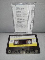 Kaset symphonic rock VSOP VIENNA SYMPHONIC ORCHESTRA PROJECT. Orijinal. 1989 dönem Kağıt Baskı. Sorunsuz çalışıyor koleksiyonluk