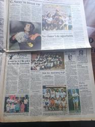 Güneş Gazetesi - Turkish Newspaper - 30 Ağustos 1990 - Irak'tan gizli Barış planı - Petrol dışarıda ucuzladı içte zamlı satılıyor - Devlet bakanı Işın Çelebi'den Bağdat mama ve ilaç istedi - Los Paraguayos topluluğu ile tanışıklığı çok eski senelere dayanan Gönül Yazar Fotoğrafı - askerliği hayır'a beraat - Turgut Özal teğmenleri izledi Fotoğrafı - SHP Genel Başkanı Erdal İnönü dün Filistin Kurtuluş Örgütünün yeni temsilcisi Fuat Yasin ile bir süre görüştü - Şanlıurfa'nın Refah Partili Belediye Başkanı İbrahim Halil Çelik ANAP'a geçmiyor - Arafat'tan arabuluculuk girişimi - Saddam ölüm tüccarı yazan James Adams Yazı Dizisi - Lavrion kampında siyasetin yerini fakirlik aldı fotoğraf - Demir Özlü'nün bir küçük burjuva'nın gençlik yılları kitabı Fotoğrafı - futbol TRT'yi zora soktu - Ankara Birlik tiyatrosu oyuncuları Pir Sultan Abdal'ın bir sahnesinde Fotoğrafı - TURBAN'ın satışında son tur - futbolcu Tanju Çolak çok hırslı gözüktü Fotoğrafı - 3 5 2 fena çarpıyor -Galatasaraylılar Derneği
