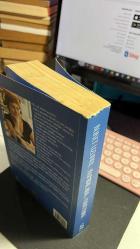 KUMRAL ADA MAVİ TUNA - BUKET UZUNER - EVEREST YAYINLARI 48. BASIM 2011 - KİTABIN ÜSTÜNDE UFAK BİR DİRÇİLME VAR FOTOĞRAFLARA İYİ BAKALIM HALİYLE....