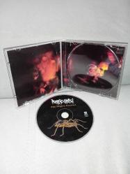 Cd rotting christ thy mighty contract 1997. Orijinal. Yabancı baskı. Dinlemeyi etkilemeyen yoğun çizikler var. Sorunsuz çalışıyor. NADİR