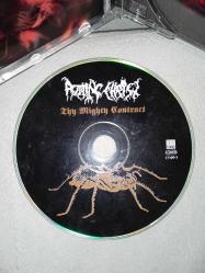 Cd rotting christ thy mighty contract 1997. Orijinal. Yabancı baskı. Dinlemeyi etkilemeyen yoğun çizikler var. Sorunsuz çalışıyor. NADİR