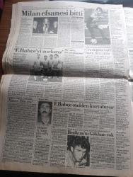 Cumhuriyet Gazetesi - Turkish Newspaper - 8 Şubat 1991 - dünyada terör dehşeti - Londra'da Savaş kabinesine havan topu - incirlik'te görevli Amerikalı öldürüldü - Bağdat Kuveyt hattına darbe - ABD Dışişleri Bakanı James Baker'ın Orta Doğu planı geniş yankı uyandırdı - Kıbrıs raporu öncesi randevu - Amerikalı'ya saldırıyı Dev Sol üstlendi - Paris yasası yazan Uğur Mumcu - Washingtonun bakışı yazan Hasan Cemal - Bülent Ecevit Cumhuriyet için yazdı İnsan mı Petrol mü - idam cezası kaldırılmalı yazan Melih Cevdet Anday - Turgut Özal'a Şeref dostu ünvanı - Haydar Arman adlı vatandaşın işkence sonucu öldürüldüğü ileri sürüldü - SHP'de platform savaşı - DYP'de Parti Okulu - Stephen King'in yapıtından sinema aktarılan Misery sinemalarda Fotoğrafı - Hakkari devlet hastanesinin arka bahçesinde Sahra hastanesi böyle kuruldu fotoğraf - İstanbul belediyesi şehir tiyatroları - ABD yönetimi Kürt örgütleri ile temas yasak - Kuveyt harekatı savaş haritası - Fenerbahçe otelden kurtuluyor - Milan