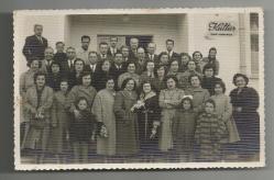 KÜLTÜR İZMİR - KARŞIYAKA / 12 ŞUBAT 1957 EŞREFPAŞA OKULU ÖNÜNDE ÇEKİLMİŞ FOTOĞRAF...