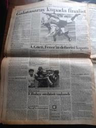 Cumhuriyet Gazetesi - Turkish Newspaper - 14 Mart 1991 - Talabani sıkıntısı - İngiltere'de öneri Kürtlere Türkiye üzerinden yardım - Talabani peşmergeleri istedi - Kürt konferansı toplanıyor - ANAP'lı Hasan Celal Güzel Turgut Özal tehlikeli arayışta dedi - Süleyman Demirel Kürt liderleri ile yapılan gizli konuşma açıklansın dedi - Turgut Özal'ın Gorbaçov Ve Yeltsin ile görüşmesi olumlu geçti - SHP'de Disiplinli kavga - federasyon kupası'nda final maçının adı kondu Galatasaray Ankaragücü - Fenerbahçe stadında Ankaragücü 3-1 Galip geldi - İstanbul Belediye Başkanı Nurettin Sözen Ben lale'yi severim - polisiyenin başyapıtı elmas hırsızları TV3'te - özerk Kürt devleti yazan Uğur Mumcu - Bülent Ecevit Bursa'ya gidiyor - İçişleri Bakanı Abdulkadir Aksu'nun açıklaması - The Marmara oteli Opera salonunda yapılacak müzayedede 277 kitap yer alacak - şarkıcı Aşkın Nur Yengi'nin davası - İstanbul sinema tiyatro programı - Filistin Kurtuluş Örgütü barış masasında yer alıyor - Impexbank'ın durumu