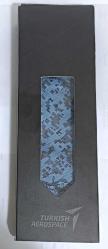 TÜRK HAVACILIK VE UZAY SANAYİİ (TUSAŞ) / TURKISH AEROSPACE ÖZEL KUTUSUNDA AMBLEMLİ KRAVAT