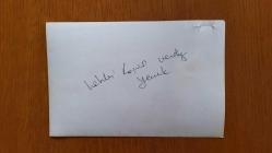 VEHBİ KOÇ'UN ORİJİNAL 2'Lİ FOTOĞRAF SETİ - 18 x 12 cm EBADINDA - VEHBİ KOÇ, GRUBU ADINA DÜZENLEDİĞİ YEMEKLİ DAVETİYEDE GELENLERİ BÜYÜK KIZI SEMAHAT SEVİM ARSEL'LE BİRLİKTE KAPIDAN KARŞILARKEN ve VAKKO'NUN KURUCUSU VİTALİ HAKKO'NUN DA YER ALDIĞI BİR GRUP DAVETLİ AÇIK BÜFEDEN YEMEKLERİNİ ALIRKEN ÇEKİLMİŞ  2 FARKLI KARE... ÖZEL ARŞİV!