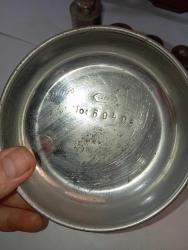 1 kg kefeli terazi. Şafak marka. İyi durumda ağırlıkları mevcut. Ağırlıklarının 4 tanesi krom 2 tanesi bakır. Kullanıma uygun